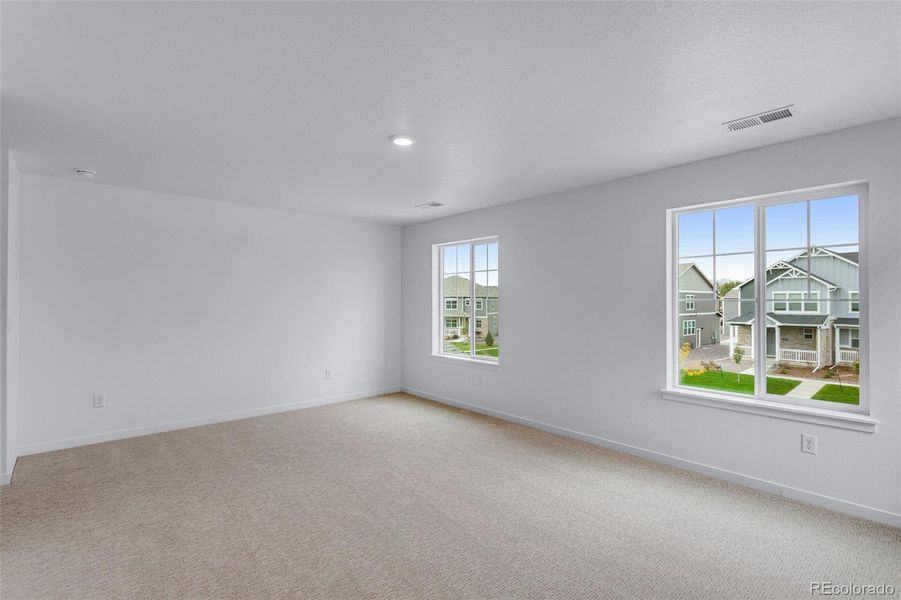 Spacious, unfurnished interior of a new home in Hansen Farm, Fort Collins (Image 15).