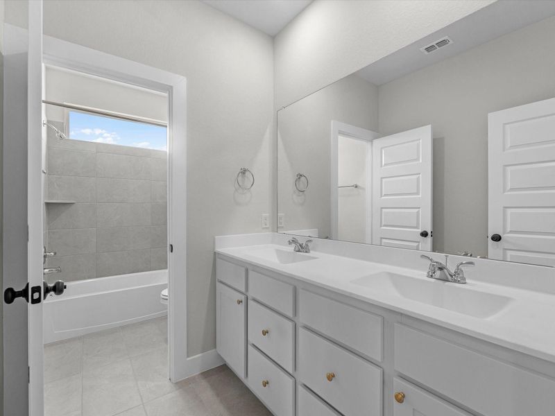 Furnished interior view inside a new home in Jubilee 50′, Hockley (Image 10).