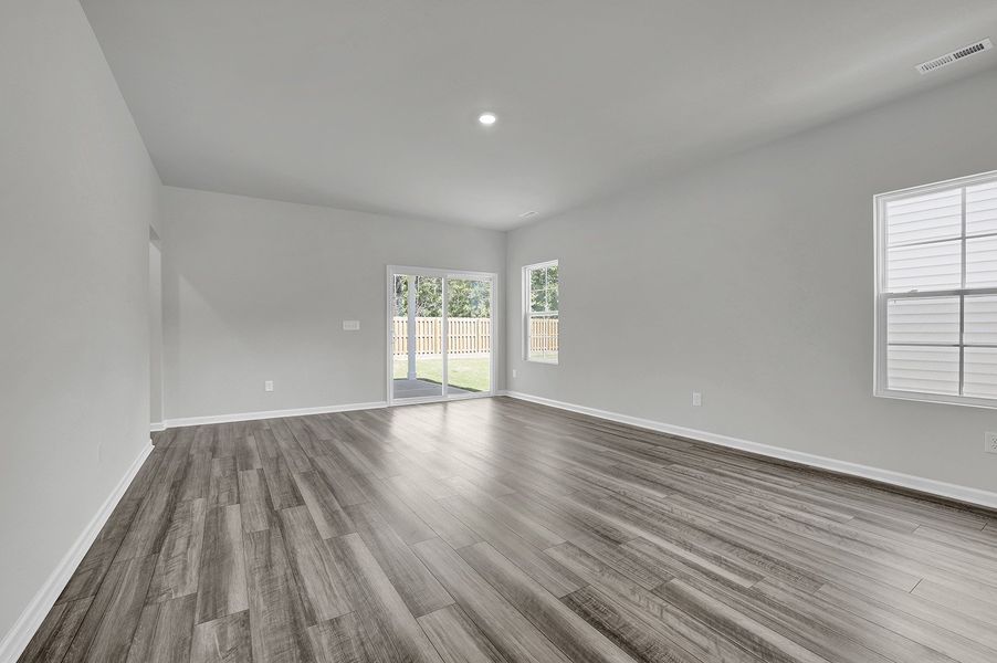 Spacious, unfurnished interior of a new home in River Tide Farms, Bolivia (Image 12). Spacious, unfurnished interior of a new home in River Tide Farms, Bolivia (Image 12).