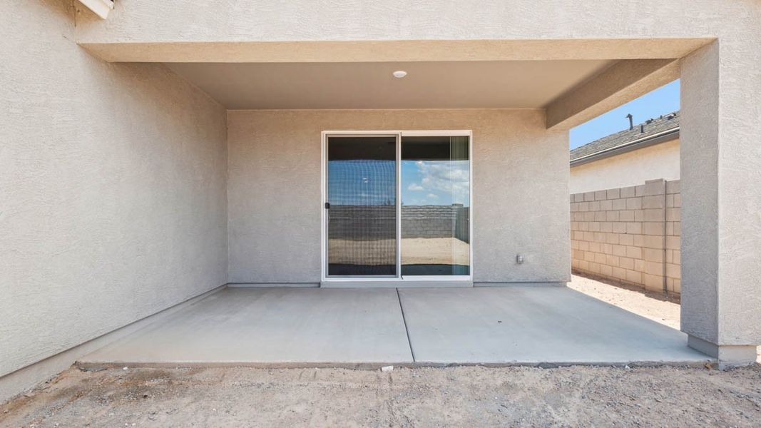 Representative exterior details of a home built from the Puffin by D.R. Horton in Moonlight, Maricopa (Image 3).