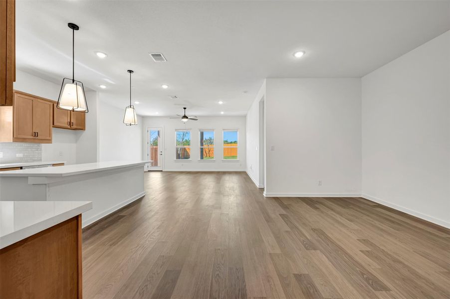Spacious, unfurnished interior of a new home in Heritage, Dripping Springs (Image 26).