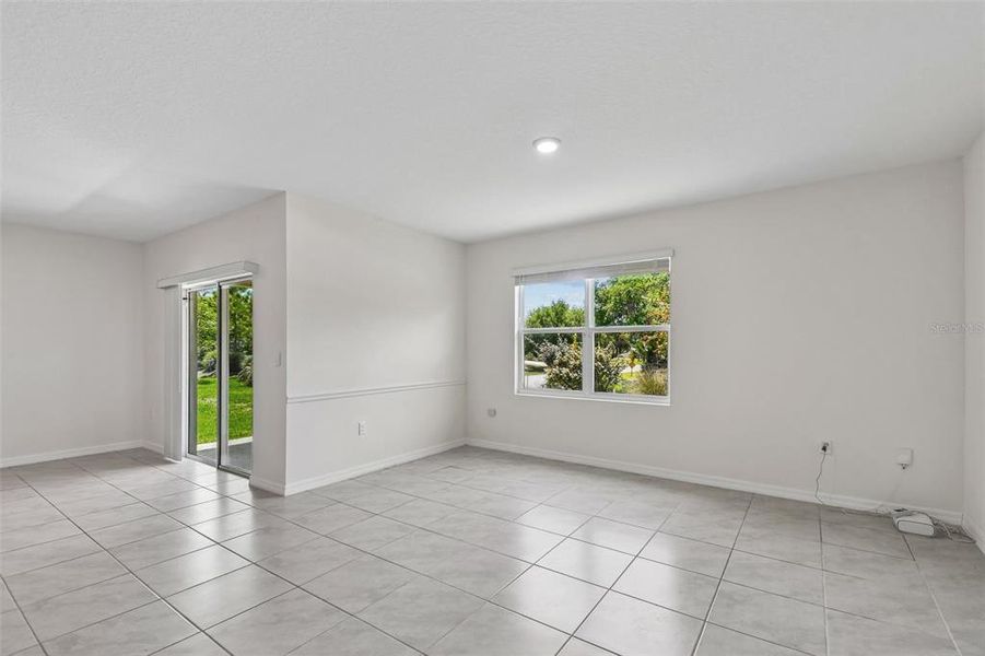 Spacious, unfurnished interior of a new home in Riviera Bella, Debary (Image 37).