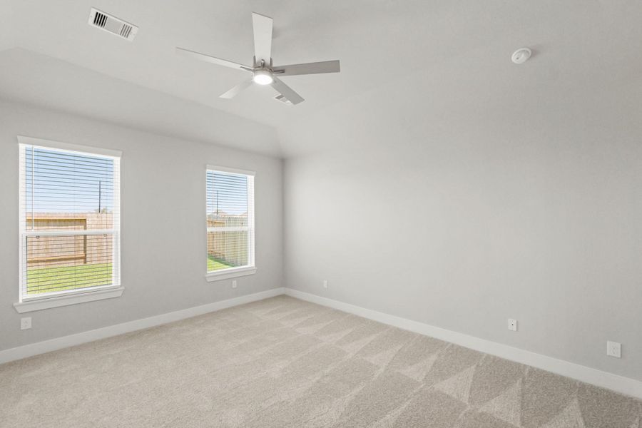 Spacious, unfurnished interior of a new home in Briarwood Crossing, Rosenberg (Image 10).