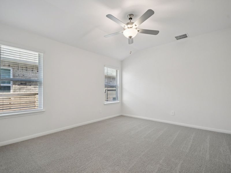 Spacious, unfurnished interior of a new home in Flora, Hutto (Image 9).
