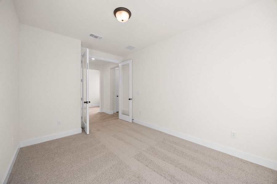 Representative unfurnished interior of a home built from the The Dalton by Westin Homes in Legacy - 60', League City (Image 23).