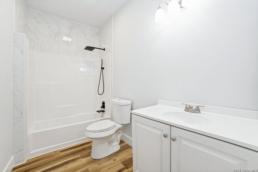 Furnished interior view inside a new home in , Bandera (Image 8).