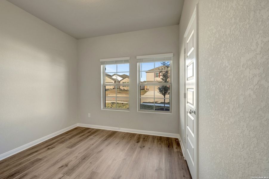 Spacious, unfurnished interior of a new home in Paloma Park, Converse (Image 22).
