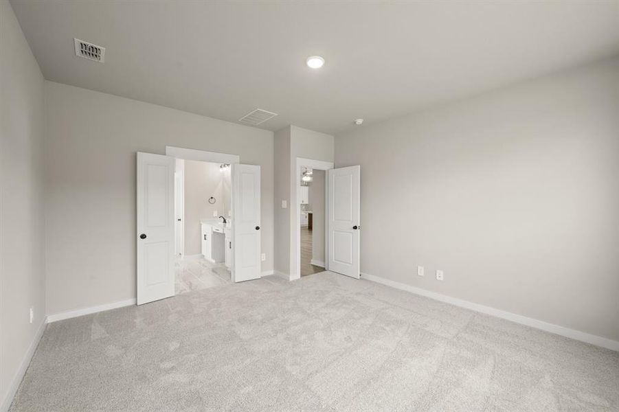 221 Whitetail-- Primary Suite-2