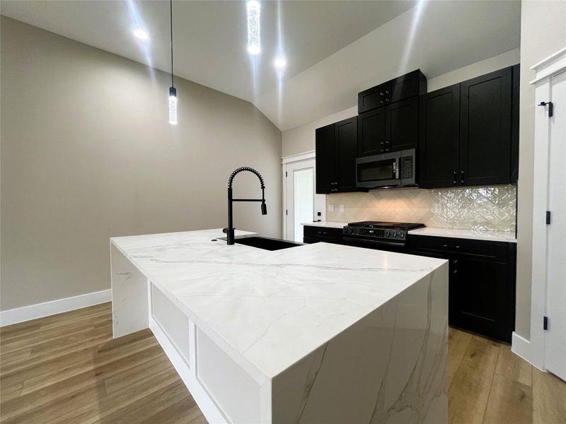 8914 Ivy Spring Ln large kitchen island 8914 Ivy Spring Ln large kitchen island