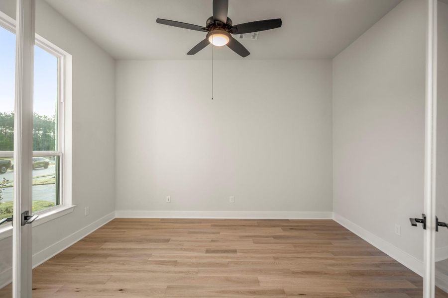 Spacious, unfurnished interior of a new home in ARTAVIA 70′ Lots, Conroe (Image 19).