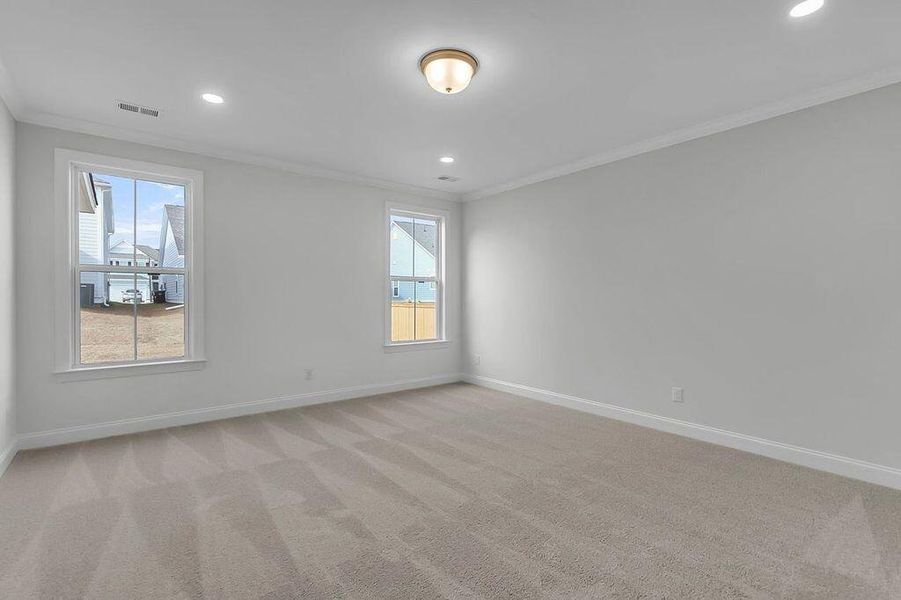 Spacious, unfurnished interior of a new home in Kings River Preserve, Hollywood (Image 17).