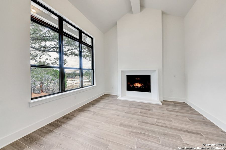 Spacious, unfurnished interior of a new home in , Boerne (Image 20).