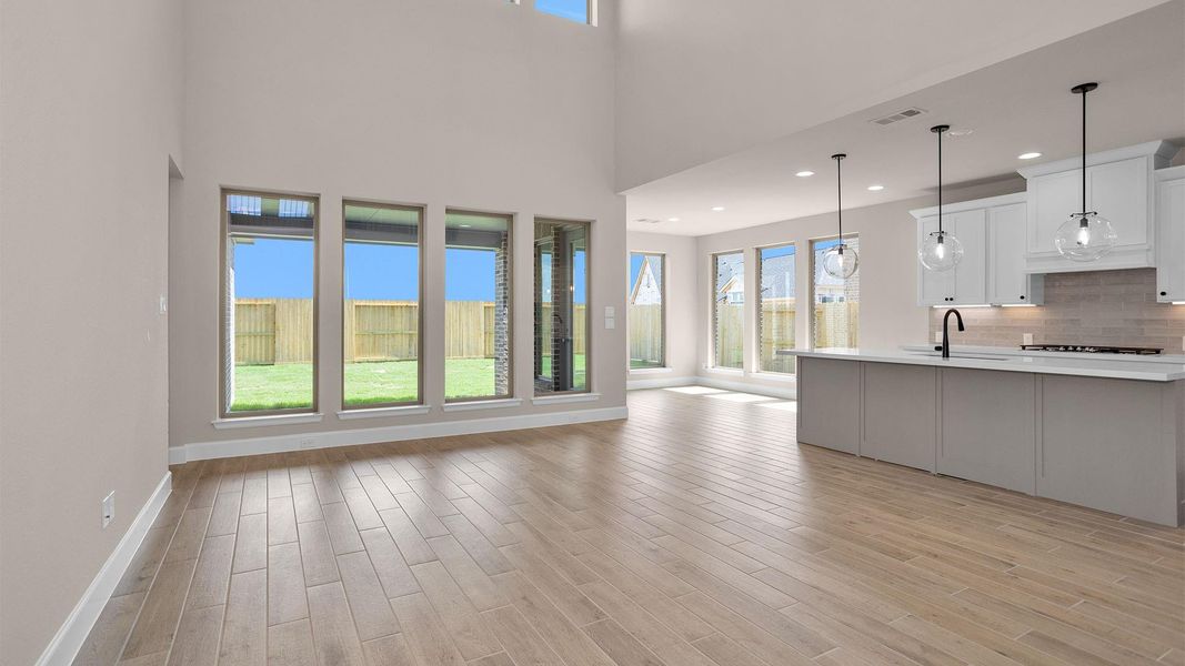 Spacious, unfurnished interior of a new home in Cross Creek West 55', Fulshear (Image 9). Spacious, unfurnished interior of a new home in Cross Creek West 55', Fulshear (Image 9).