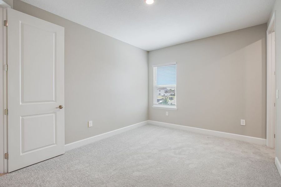 Spacious, unfurnished interior of a new home in Indigo Creek, Apollo Beach (Image 15).