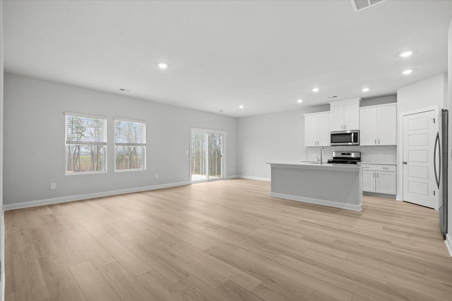 Spacious, unfurnished interior of a new home in Collier Ridge, Moore (Image 14).