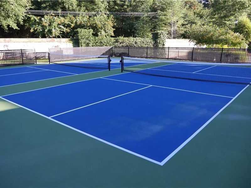 Community amenities in The Village at Towne Lake, Woodstock (Image 84).