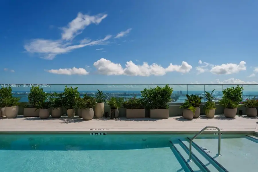 Community amenities in , Miami (Image 28).