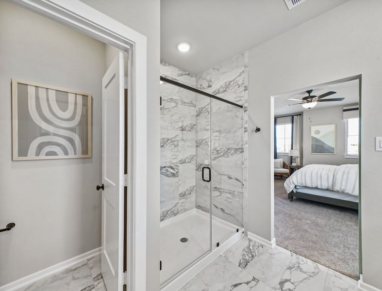 Furnished interior view inside a new home in Sienna, Missouri City (Image 16).