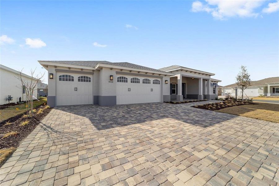 Exterior details and patio area of a home in , Ocala (Image 23).