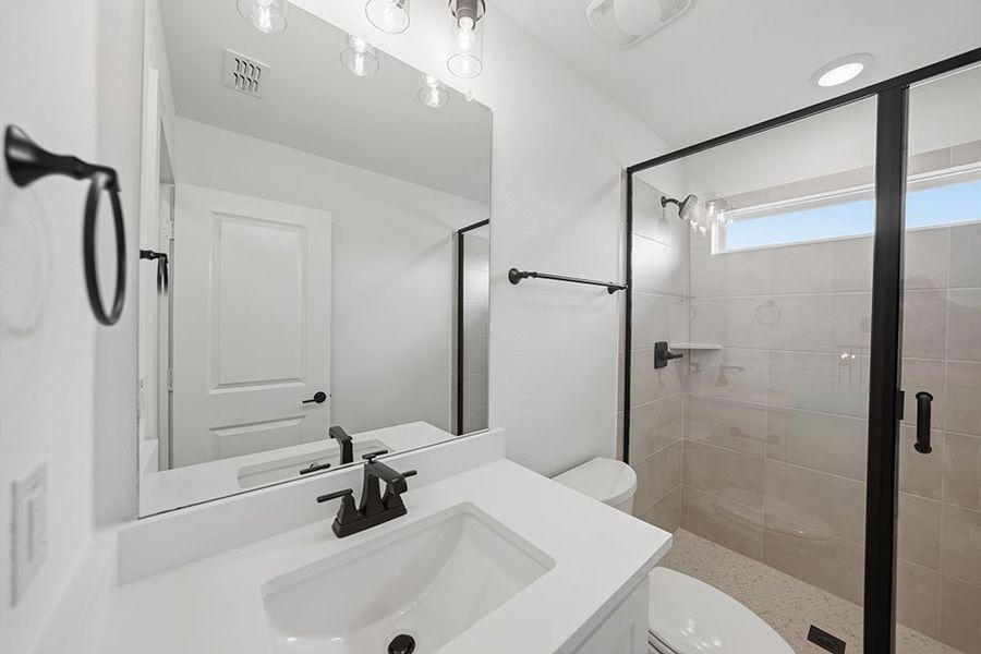 Furnished interior view inside a new home in Custer Ridge Estates, Allen (Image 15).