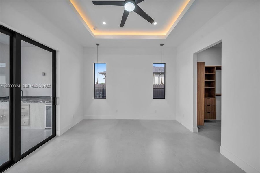 Spacious, unfurnished interior of a new home in , Cape Coral (Image 53).