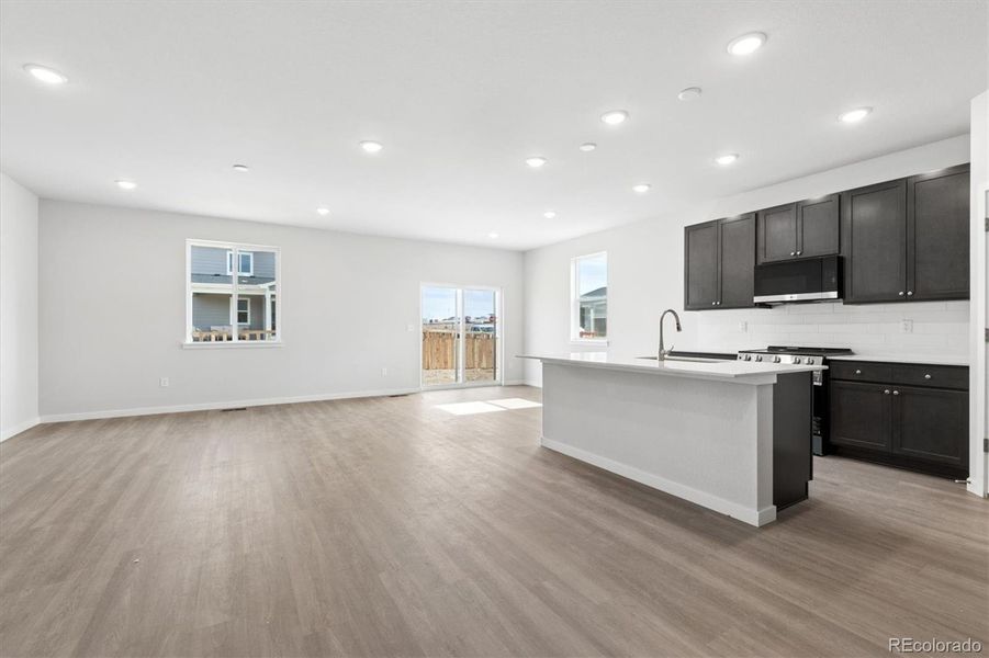 Spacious, unfurnished interior of a new home in Sweetgrass, Dacono (Image 12).