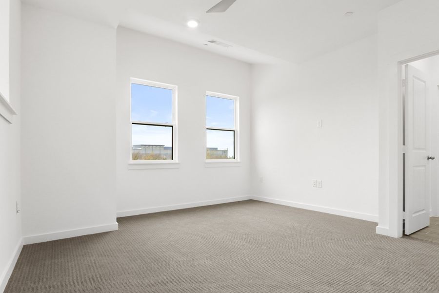 Spacious, unfurnished interior of a new home in Willow Grove Townhomes, Melissa (Image 10).