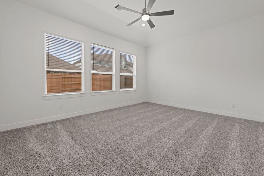 Spacious, unfurnished interior of a new home in Westland Ranch, League City (Image 19).