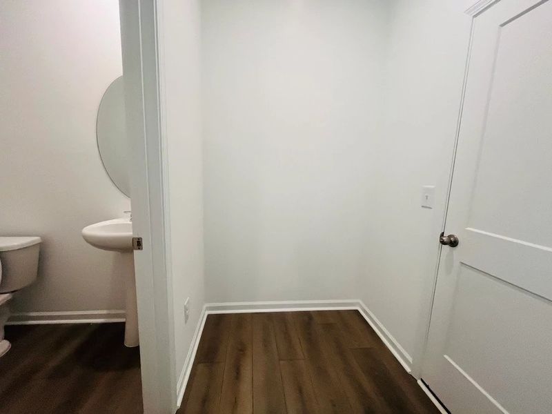 Spacious, unfurnished interior of a new home in Middleton Farms, Middlesex (Image 14).