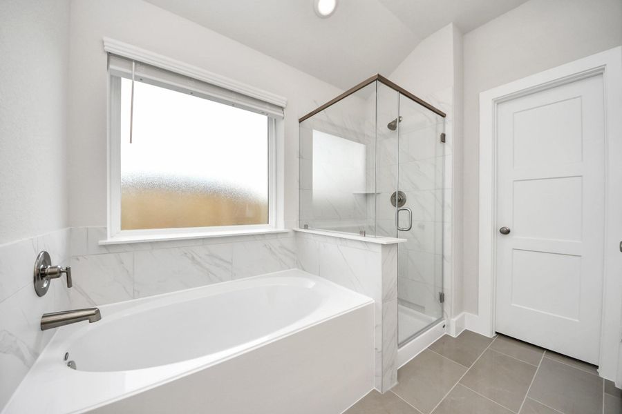 Furnished interior view inside a new home in Laurel Landing: Landmark Collection, Alvin (Image 17).