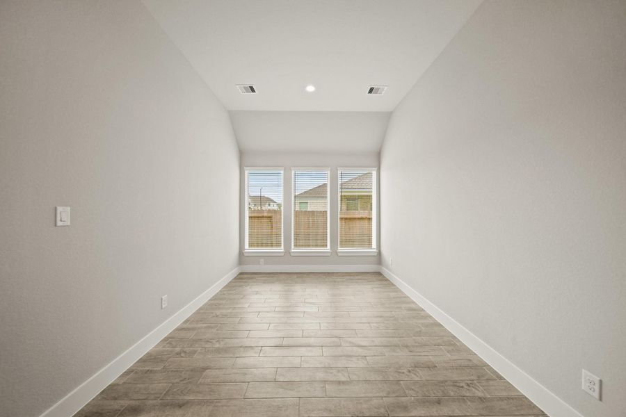 Spacious, unfurnished interior of a new home in Beacon Hill, Waller (Image 11). Spacious, unfurnished interior of a new home in Beacon Hill, Waller (Image 11).
