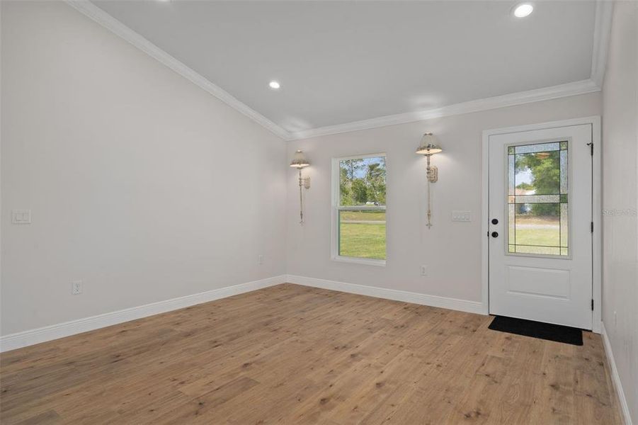 Spacious, unfurnished interior of a new home in , Weeki Wachee (Image 38).