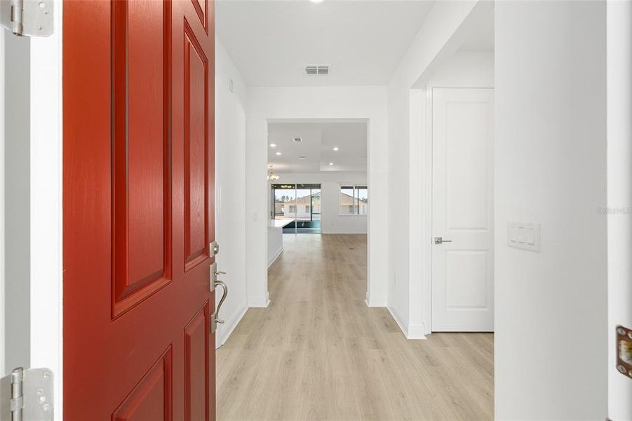 Spacious, unfurnished interior of a new home in , Ocala (Image 13).