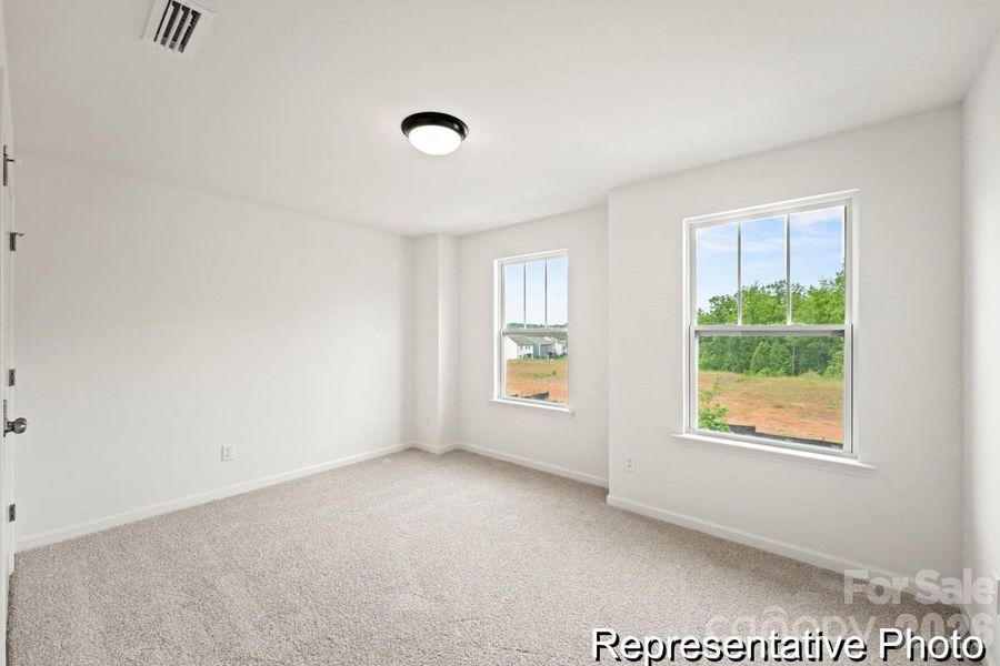 Spacious, unfurnished interior of a new home in Beaver Creek, Statesville (Image 22).