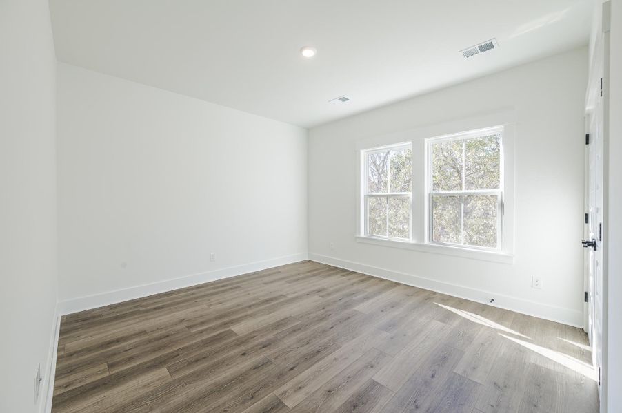 Spacious, unfurnished interior of a new home in Mount Pleasant Homes, Mount Pleasant (Image 20).
