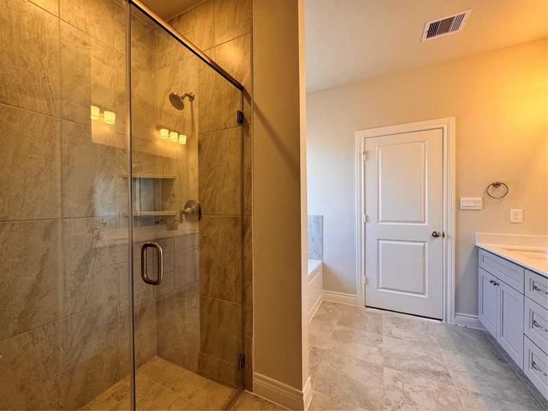 Furnished interior view inside a new home in Grand Oaks Reserve, Cleveland (Image 11). Furnished interior view inside a new home in Grand Oaks Reserve, Cleveland (Image 11).