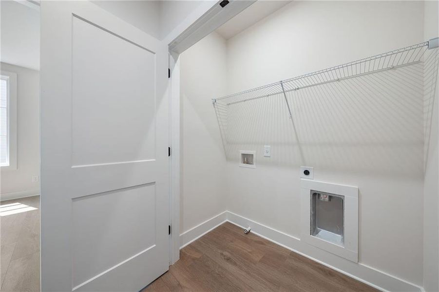 Spacious, unfurnished interior of a new home in , Atlanta (Image 10).
