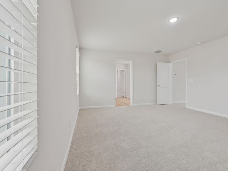 Spacious, unfurnished interior of a new home in Avalon Place - Signature Series, Durham (Image 14).