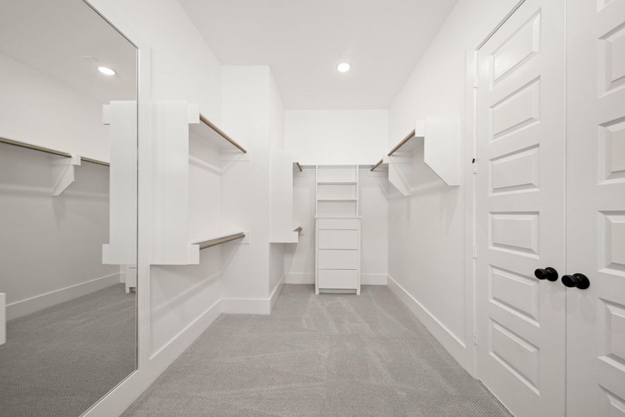 Spacious, unfurnished interior of a new home in Weston Lakes, Fulshear (Image 13).