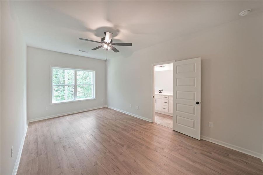 Spacious, unfurnished interior of a new home in , Dahlonega (Image 11).