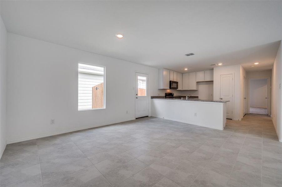 Spacious, unfurnished interior of a new home in Preserve at Honey Creek, McKinney (Image 12). Spacious, unfurnished interior of a new home in Preserve at Honey Creek, McKinney (Image 12).