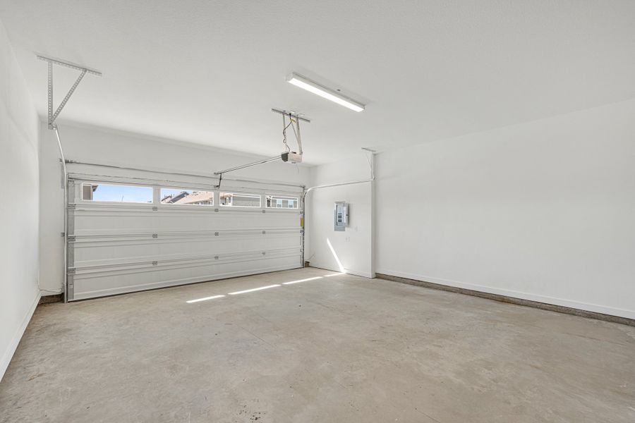 Spacious, unfurnished interior of a new home in Woodbridge Townhomes, Wylie (Image 24).