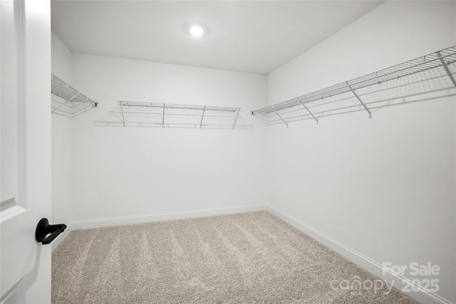 Spacious, unfurnished interior of a new home in Forest Creek, Waxhaw (Image 20).