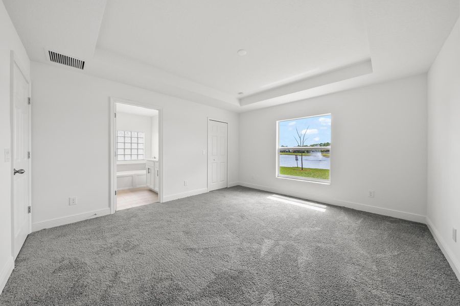 Spacious, unfurnished interior of a new home in , Palm Bay (Image 14).