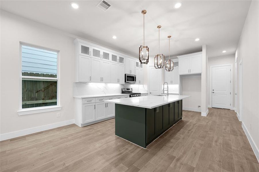 Gorgeous spacious kitchen area