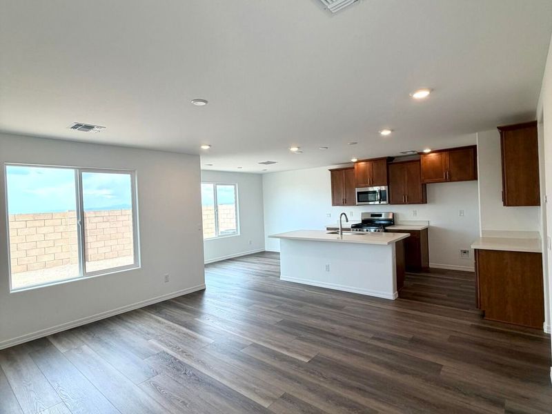 Image 11 of a home in South Ranch Southern Collection.