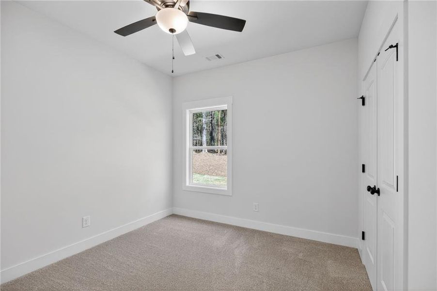 Spacious, unfurnished interior of a new home in , Silver Creek (Image 32).