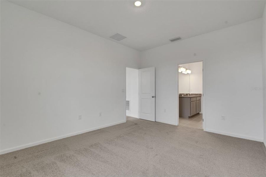 Spacious, unfurnished interior of a new home in Annabelle Estates, Winter Haven (Image 20). Spacious, unfurnished interior of a new home in Annabelle Estates, Winter Haven (Image 20).