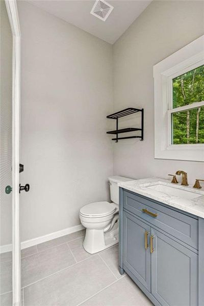 Furnished interior view inside a new home in , Gainesville (Image 14).