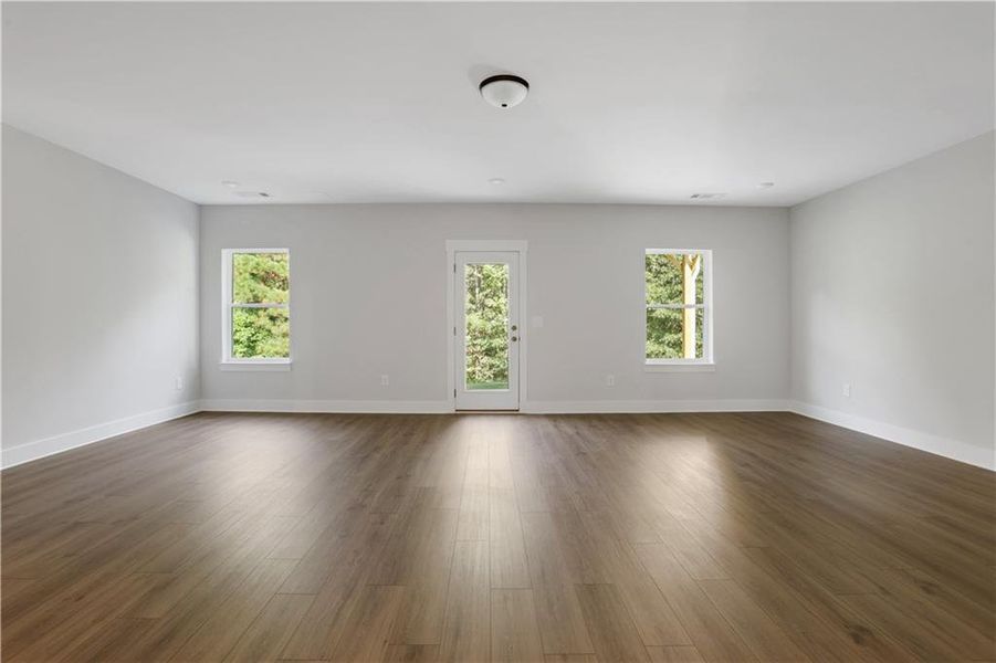 Spacious, unfurnished interior of a new home in Cambridge, Flowery Branch (Image 43). Spacious, unfurnished interior of a new home in Cambridge, Flowery Branch (Image 43).